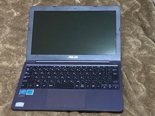 キャンセルの為再出品。値段応相談！！ASUS ノートパソコン　引っ越しに伴い手放します。ほぼ未使用品
