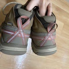 Keen 新品　女子登山靴