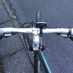 ◉クロスバイク Kona・アルミフレーム・シマノ外装3×8段変速・前後ディスクブレーキ