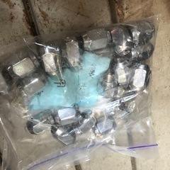 バリ溝‼️ダンロップスタッドレスタイヤ&アルミホイール4本セット‼️２０５／６０Ｒ１６