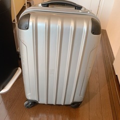 キャリーケース　スーツケース　機内持込サイズ