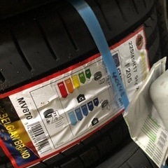 タイヤ4本　225/45R17