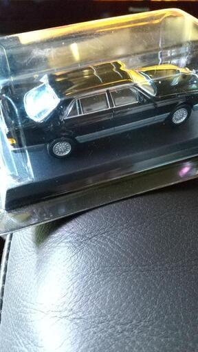 懐かしいベンツ560SELです
