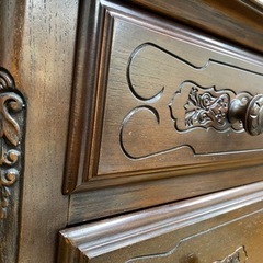 お洒落！アンティークタンス　手彫り