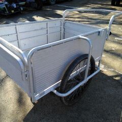 アルミリヤカー！　折りたたみ式！！　ノーパンクタイヤ！！