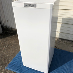 三菱　ノンフロン　冷凍庫　121L 楽天市場】三菱製/2020年式/121L/冷凍庫/MF-U12D-S1 : 激安学生