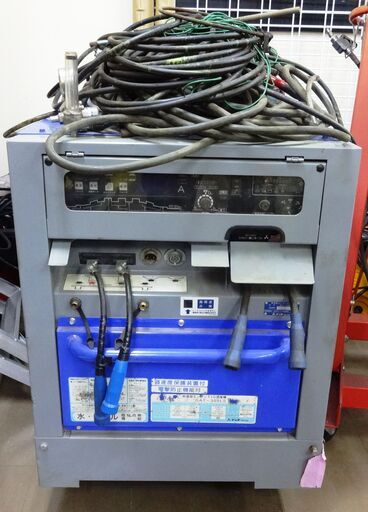 デンヨー 防音型エンジン溶接機 DAT300LS 中古品・現状品 アース、トーチ付き ※メーター不良