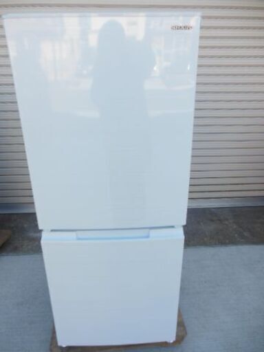 SHARP　冷蔵庫　SJ-D15G-W　2021年製　中古品