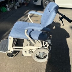 【ネット決済】美容椅子　車椅子型　タカラベルモント　理容椅子　訪...