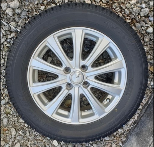 TOYO スタッドレスタイヤ4本セット ほぼ未使用