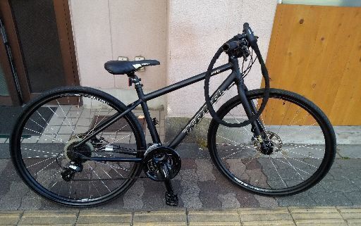 KONA DEWEY[コナ デューイ]700c Wディスク搭載のクロスバイク アルミ/24speed/ブラック