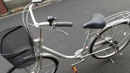 自転車　26インチ　ライトブルー　中古【引取限定】 無料配達地域あり、26インチ、ブルー、LEDオートライト付の整備