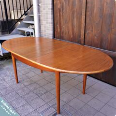 イギリス製のチーク材を使用した伸長式ダイニングテーブルです。北欧モダンデザインの4人から6人用、英国エクステンションテーブル。楕円形の丸みを帯びたシンプルなデザインは優しい雰囲気に♪CA101