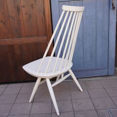 Edsby Verken社のIlmari Tapiovaara(イルマリ・タピオヴァーラ)デザインMademoiselle Chair(マドモアゼル チェア)。北欧の美しいフォルムのラウンジチェア。①CA105