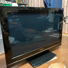 HITACHI WOOO 42型　液晶テレビ　話し中