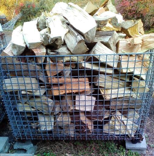 ●完売御礼●規格外 コロ 薪 未乾燥 広葉樹 メッシュパレット山盛り価格 ○完売御礼○規格外 コロ 薪 未乾燥 広葉樹 メッシュパレット山盛り価格