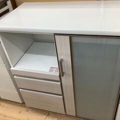 ホワイト×木目柄のニトリのオシャレなキッチンカウンターです！