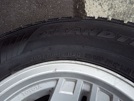 ランクル60 で使用していたスタッドレス 265/70R15 - 車のパーツ