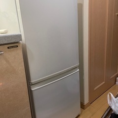 2011年製　SHARP 冷蔵庫　冷凍庫　一人暮らしサイズ