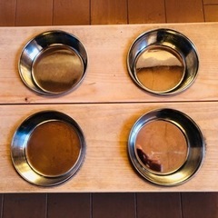 決まりました❣️早勝ち❣️美品　猫、小型犬用の食事用テーブル2個 