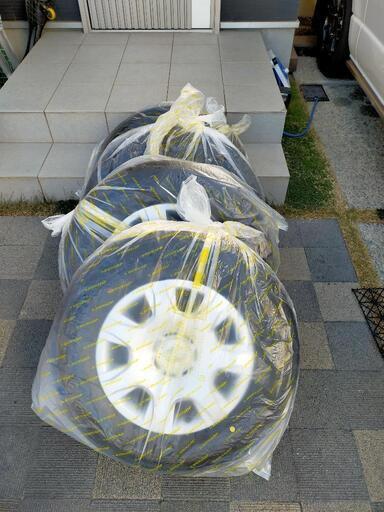 交渉中）ハイエース 200系 純正タイヤホイール 新車外し