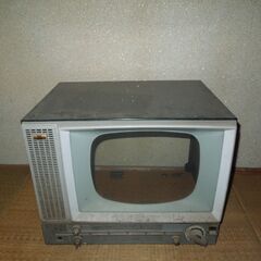 昔のつまみ式のテレビ　のガワ　昭和レトロ　アンティーク