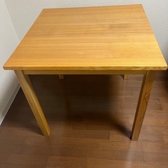【ネット決済】無印良品　天然木材(タモ材)テーブル　80cm×80cm