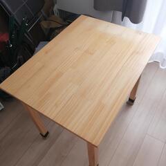 テーブル　L79.5×W60×H70.5