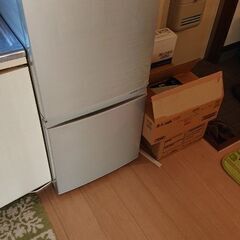 冷蔵庫　SJ-PD14W