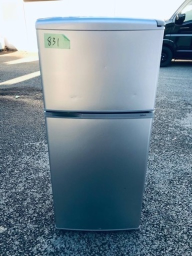 ③✨2017年製✨831番 AQUA✨ノンフロン直冷式冷凍冷蔵庫✨AQR-111F(S)-1‼️