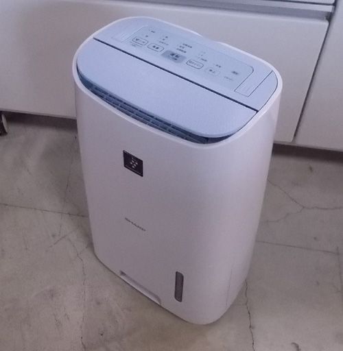 SHARP シャープ　衣類乾燥 除湿機 CV-H71-W 2019年製 Amazon | シャープ 除湿機 衣類乾燥 プラズマクラスター 7L