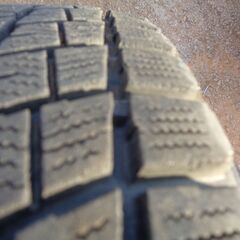 215/70Ｒ16　ブリザック　　バリ山