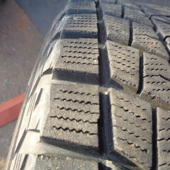 215/70Ｒ16　ブリザック　　バリ山