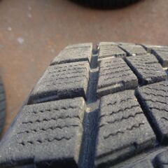 215/70Ｒ16　ブリザック　　バリ山