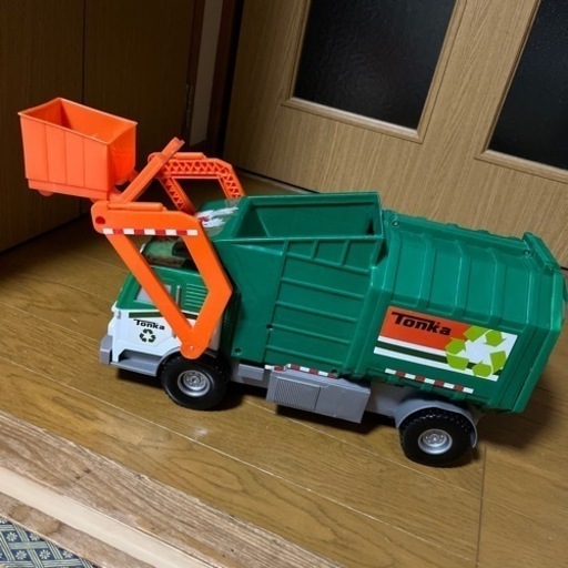 決まりました 大きな海外版ゴミ収集車 ゆか 下山門のおもちゃの中古あげます 譲ります ジモティーで不用品の処分