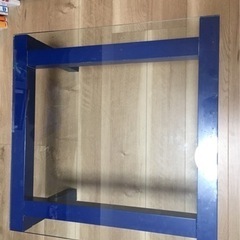 ガラスローテーブル　ブルー