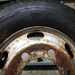 キャンター等に　205/85R16 117/115L スタッドレスホイール付