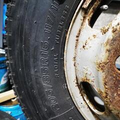 キャンター等に　205/85R16 117/115L スタッドレスホイール付