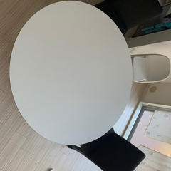 IKEA 円形ダイニングテーブル