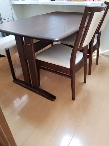 大塚家具のダイニングテーブル