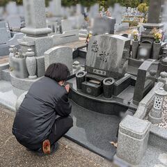 冠婚葬祭のお花屋さんが行う「お墓参り代行」 - 神戸市