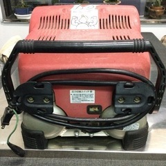 中古　1999年製　エアーコンプレッサー　幅36.3　　奥行52.9　　高さ31.8　 （ｃｍ）　1.6馬力　30気圧　高吐出　低電圧　常圧　2口　高圧　2口　100V 60Hz 中古 1999年製 エアーコンプレッサー 幅36.3 奥行52.9 高さ31.8 （cm
