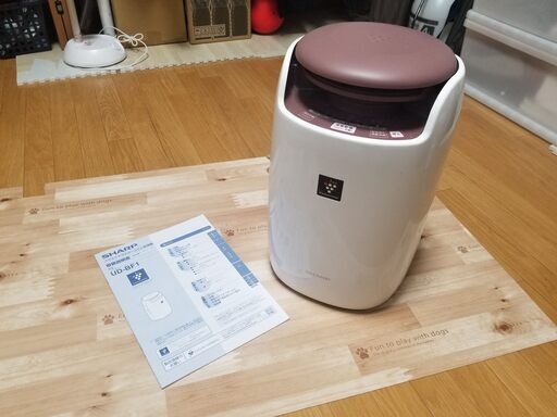 【値下げ】美品／SHARP プラズマクラスター（ふとん／衣類／靴／空気清浄機） UD-AF1-W