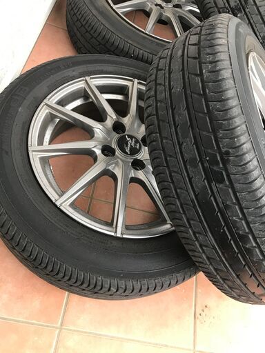 ストア 美品☆175/65R15 バリ溝 5.5J +43☆夏タイヤ・ホイール