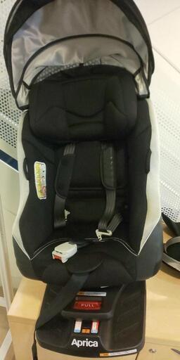 格安 美品 Aprica チャイルドシート クルリラ isofix 港区三田か川崎市幸区で取引可