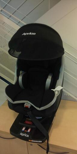 格安 美品 Aprica チャイルドシート クルリラ isofix 港区三田か川崎市