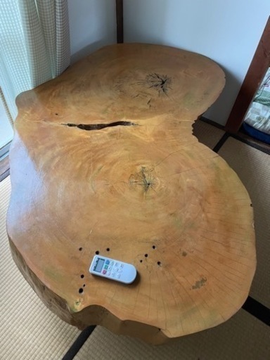 大きくてハートの形  厚い座卓テーブル