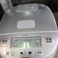 W205【近隣配達可能】象印　炊飯器　3合炊　ホワイト　NL-B...