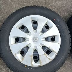 【美品】アクア　スタッドレスタイヤ　175/65A15 84Q