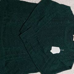 新品４L モスグリーン ケーブル編みセーター